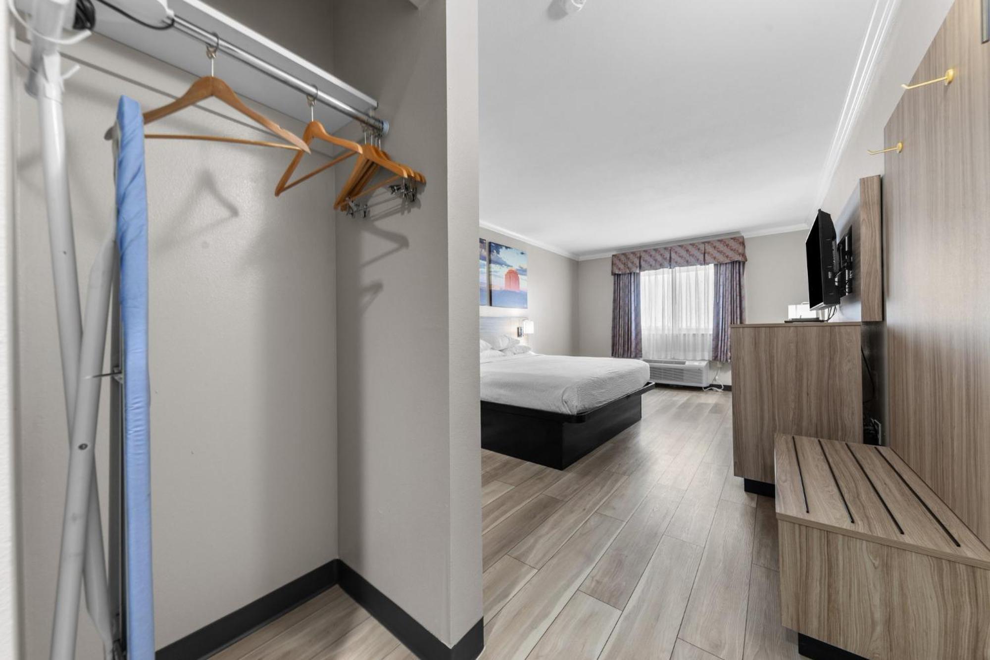 Days Inn By Wyndham Salado Экстерьер фото